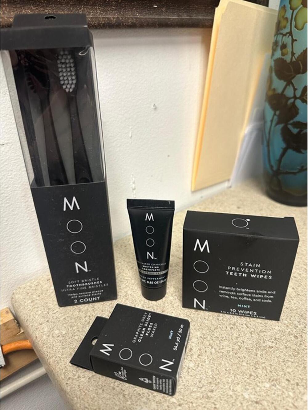 Kendall Jenner Moon 4 pc. Teeth Kit NEW Sealed!!